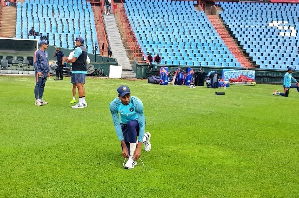 रवि शास्त्री ने मानी अपनी गलती, 10 दिन पहले आना चाहिए था साउथ अफ्रीका