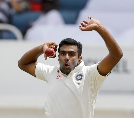 ravichandran ashwin thinks he has kept india in the game पहले दिन के बाद बोले अश्विन, 'उन्होंने टीम को मैच में बनाए रखा है'