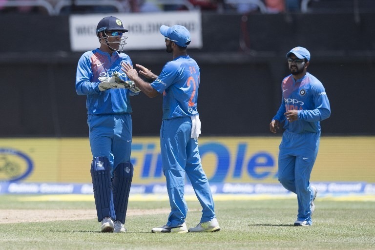 धोनी को झटका देने की तैयारी में है बीसीसीआई !