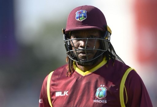 stuart law says chris gayle has plenty of cricket left in him वेस्टइंडीज को अब भी काफी कुछ दे सकते हैं गेल: स्टुअर्ट लॉ