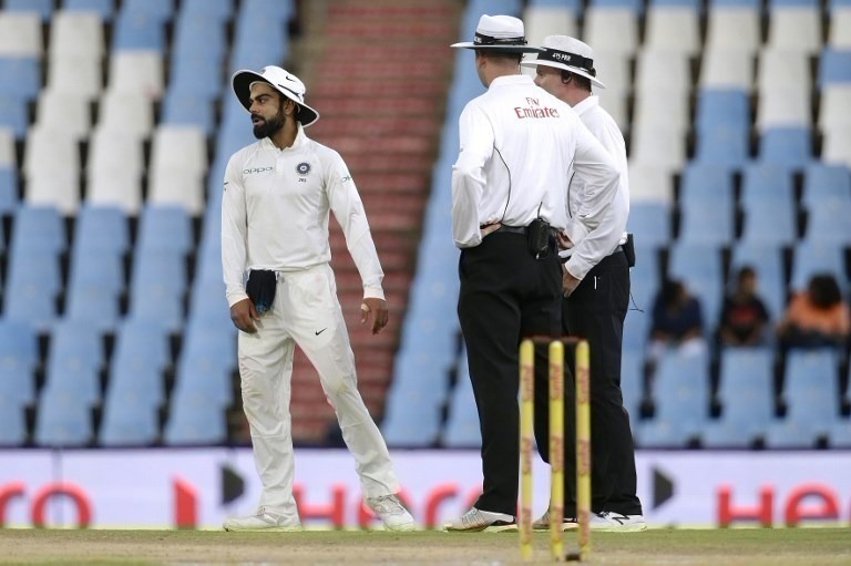 team india not happy with restart of the match after rain गीले आउटफील्ड के साथ मैच शुरू और फिर रोके जाने से निराश टीम इंडिया ने की मैच रेफरी से शिकायत