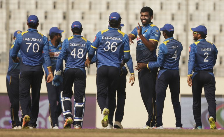 sri lanka beat zimbabwe in tri series तिसारा परेरा के ऑलराउंड खेल ने दिलायी श्रीलंका को जिम्बाब्वे पर जीत