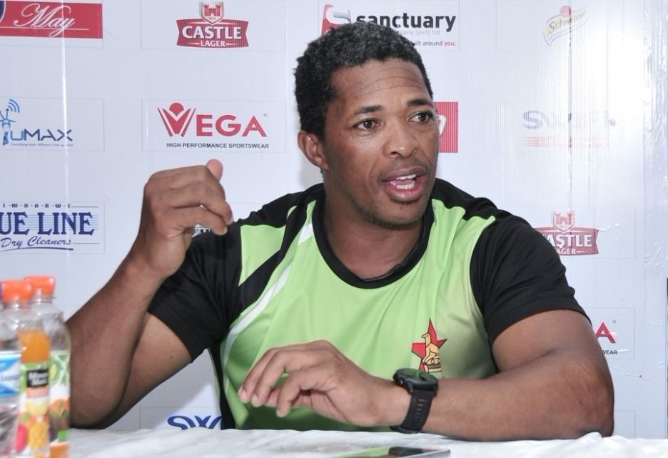 makhaya ntini steps down as zimbabwe bowling coach मखाया एंटिनी ने छोड़ा जिम्बाब्बे क्रिकेट का साथ