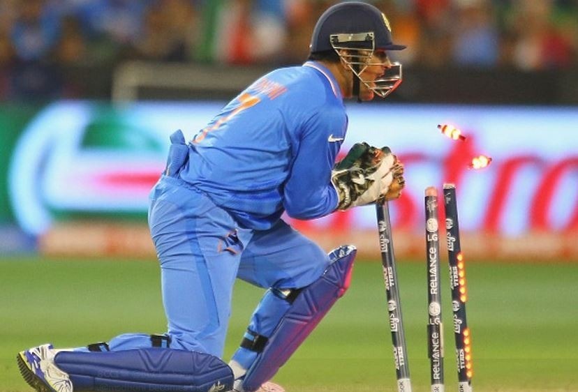 विकेट के पीछे 400 शिकार करने वाले भारत के पहले विकेटकीपर बने धोनी