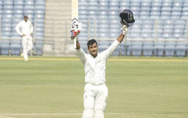 घरेलू क्रिकेट का रन मशीन, सीनियर टीम में जलवा दिखाने की तैयारी में! घरेलू क्रिकेट का रन मशीन, सीनियर टीम में जलवा दिखाने की तैयारी में!