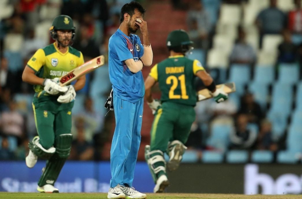 टी-20 क्रिकेट में भारत के सबसे बेहतरीन गेंदबाज के नाम दर्ज हुआ सबसे 'शर्मनाक रिकॉर्ड'