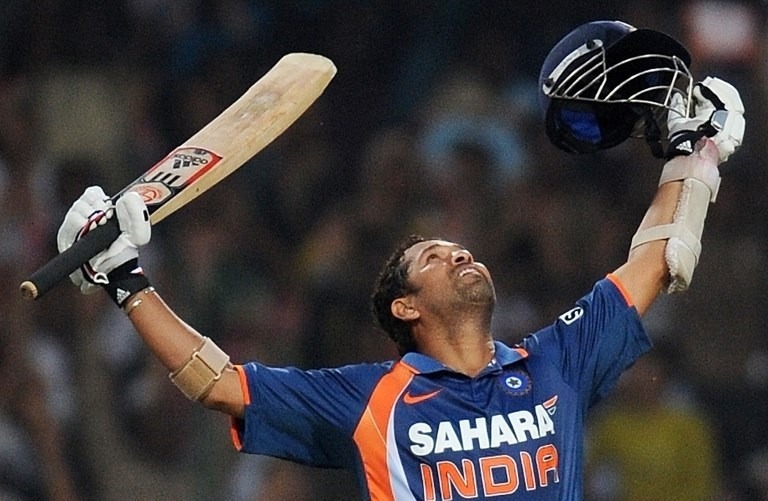 on this day sachin became the first ever cricketer to reach 200 run mark in odi cricket On This Day: आज ही के दिन सचिन के इस नायाब कारनामे को पूरी दुनिया ने किया था सलाम