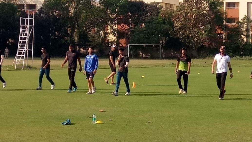 kkr begin pre season training sans captain dinesh karthik कप्तान दिनेश कार्तिक और कैलिस के बिना केकेआर ने शुरु किया प्रैक्टिस सेशन