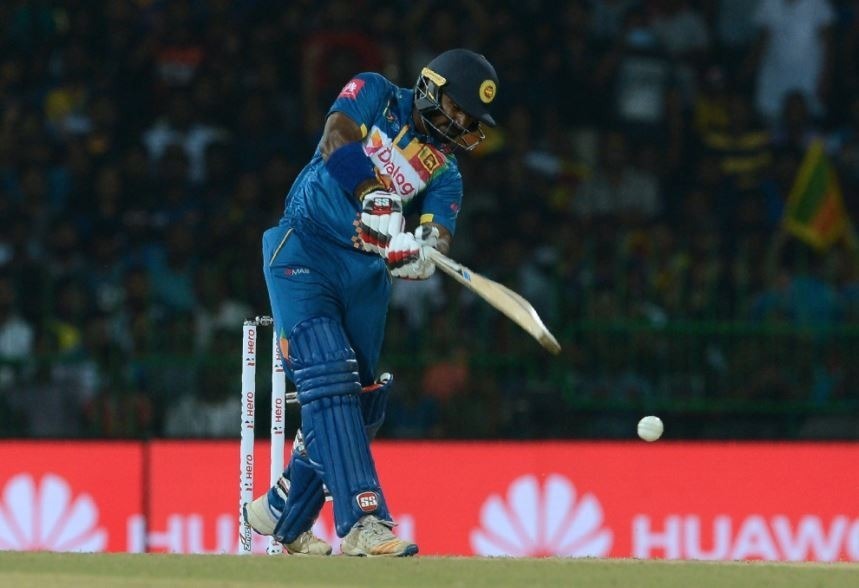 sri lanka beat team india beat by 5 wicket in 1st t20 INDvSL: धवन की सबसे बड़ी पारी पर भारी पड़े कुसाल परेरा, श्रीलंका ने 5 विकेट से जीता पहला टी20