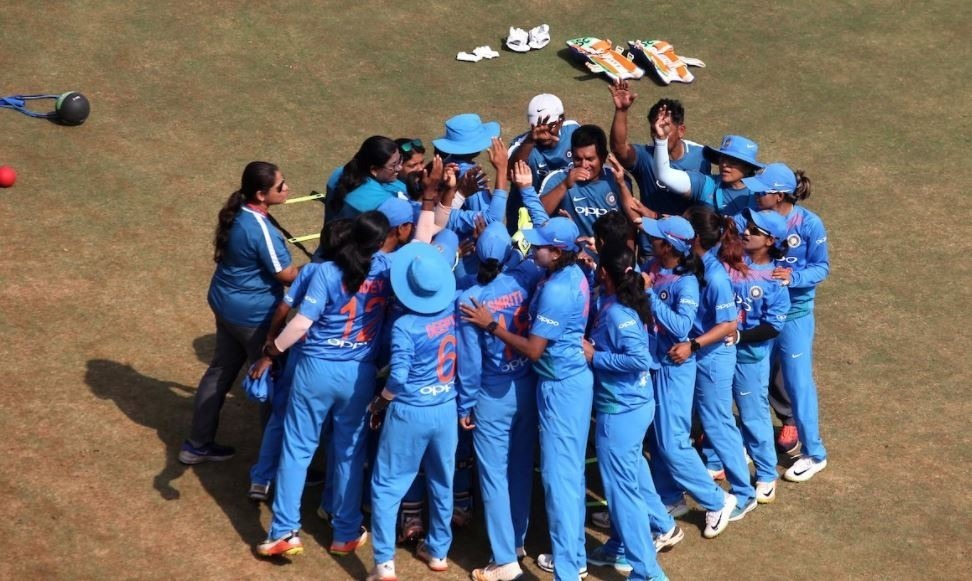 punam raut dropped from india womens team england series इंग्लैंड के खिलाफ तीन वनडे मैचों की सीरीज के लिए भारतीय महिला क्रिकेट टीम का हुआ एलान