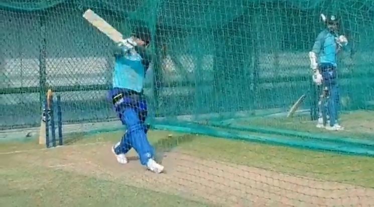 रिषभ पंत के तेज़ तर्रार शॉट से नेट्स में लहूलुहान हुआ श्रीलंकाई गेंदबाज़