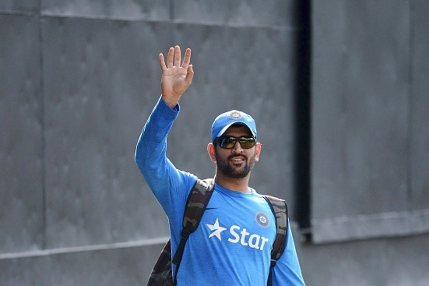 BLOG: धोनी को क्यों मिलेंगे विराट कोहली से कम पैसे? blog why would dhoni get less money than virat kohli BLOG: धोनी को क्यों मिलेंगे विराट कोहली से कम पैसे?