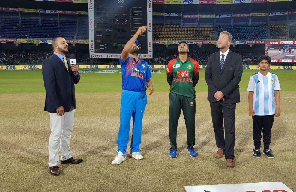 निदहास ट्रॉफी: फाइनल मुकाबले में भारत ने टॉस जीतकर चुनी पहले गेंदबाजी