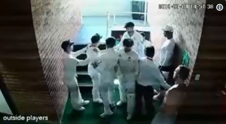 वॉर्नर-डी कॉक विवाद: पत्नी कैंडिस पर टिप्पणी किए जाने से भड़के थे वॉर्नर