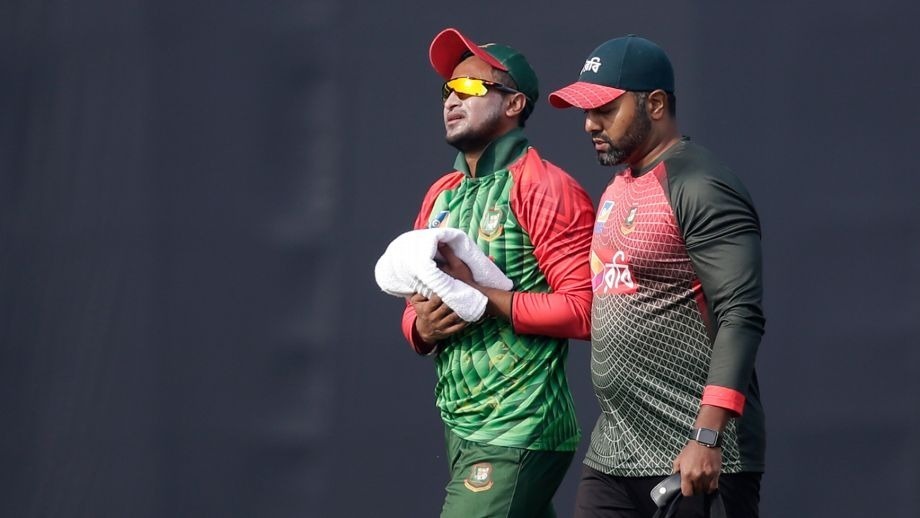 shakib ruled out of nidahas trophy टी-20 ट्राई सीरीज से बाहर हुए शाकिब अल हसन