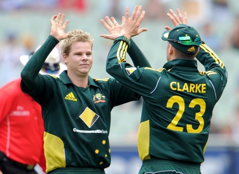 स्मिथ के समर्थन में आए क्लार्क, जनता से की माफ करने की अपील