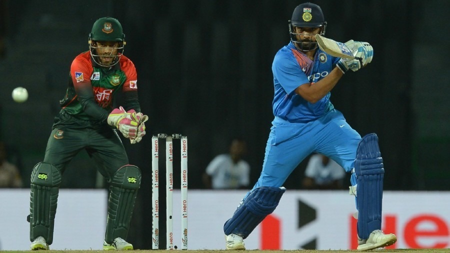 rohits 89 propels india to 176 on a slow track INDvsBAN: रोहित शर्मा की अर्द्धशतकीय पारी से भारत ने बांग्लादेश को दिया 177 रनों का लक्ष्य