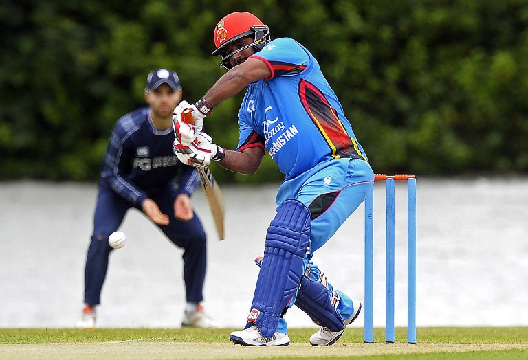 afghanistan cricket board fined mohammad shahzad पाकिस्तान में खेलना भारी पड़ा अफगान खिलाड़ी को, नोटिस के बाद लगा जुर्माना