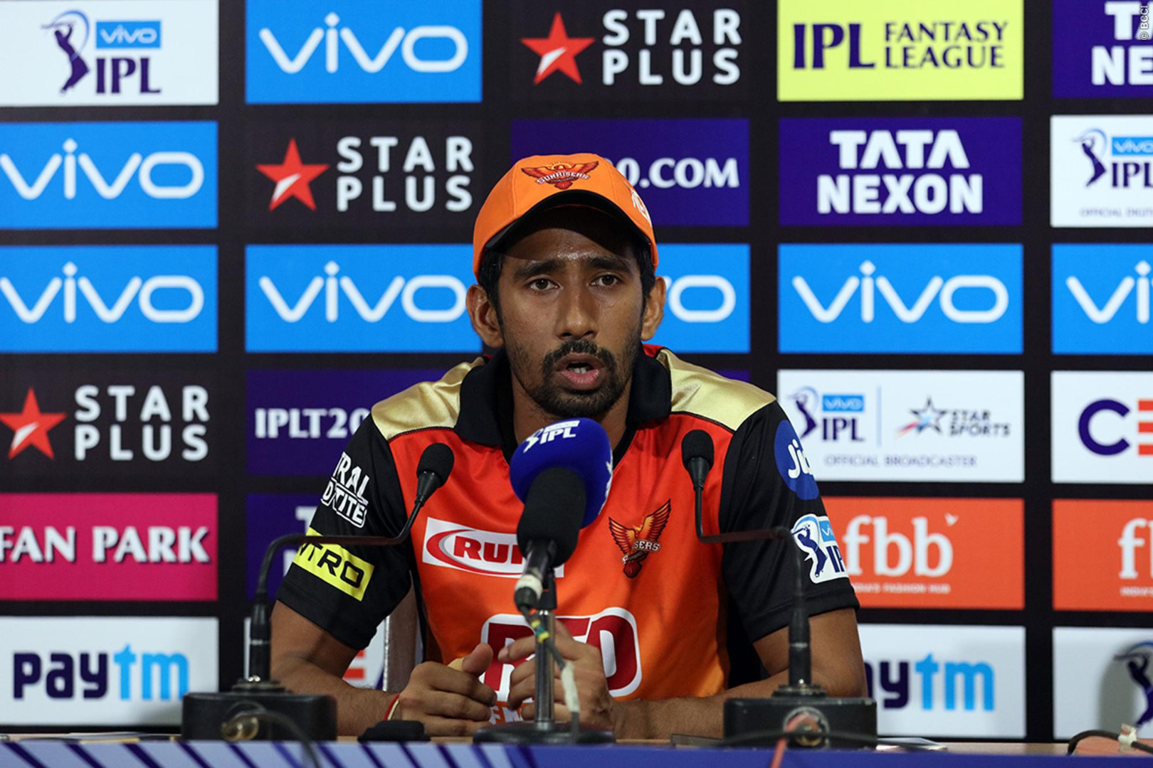 एक गेंदबाज जिसके सामने विकेटकीपिंग करना साहा के लिए नहीं है आसान