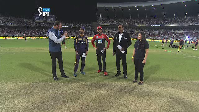 KKR vs RCB: केकेआर ने टॉस जीतकर पहले गेंदबाजी करने का फैसला किया