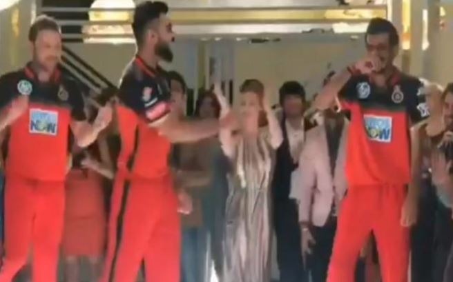 IPL 2018: प्रैक्टिस के साथ जमकर मस्ती कर रहे हैं विराट कोहली, वीडियो हो रहा है वायरल