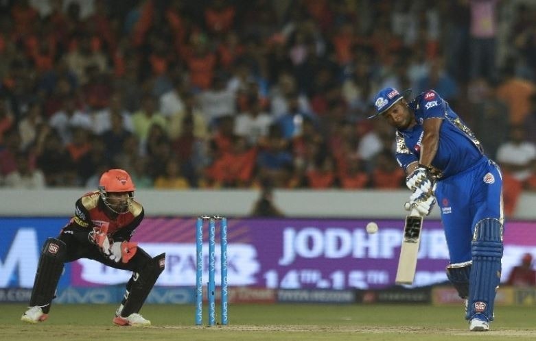 out of form pollard receives a huge jolt CPL 2018: कायरन पोलार्ड की जगह जेसन होल्डर बने बारबाडोस ट्रिडेंट के कप्तान