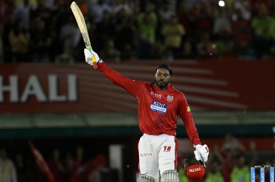 chris gayle smashes first 100 of ipl 11 kings xi punjab to 193 for 3 against sunrisers hyderabad in mohali KXIP vs SRH: क्रिस गेल की शतकीय पारी से किंग्स इलेवन पंजाब ने सनराइजर्स को दिया 194 रनों का लक्ष्य