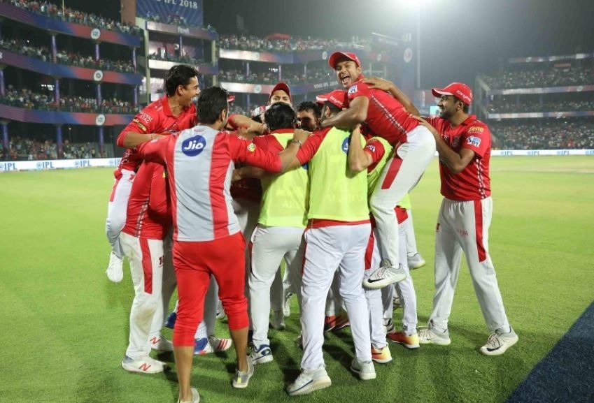 ipl 2018 in this over momentum shifted towards kings xi punjab KXIPvDD: आखिरी नहीं, इस ओवर में पलट गई दिल्ली की जीती हुई बाज़ी