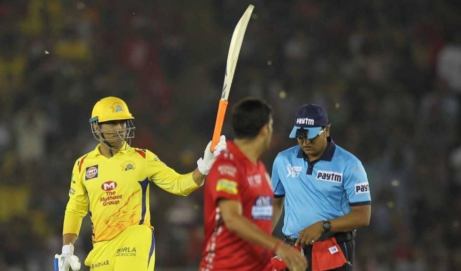 ipl 2018 dhonis career best fails to see csk through kxip win by 4 runs KXIP vs CSK: बेकार गई कप्तान धोनी की पारी, सीजन-11 में सीएसके को मिली पहली हार