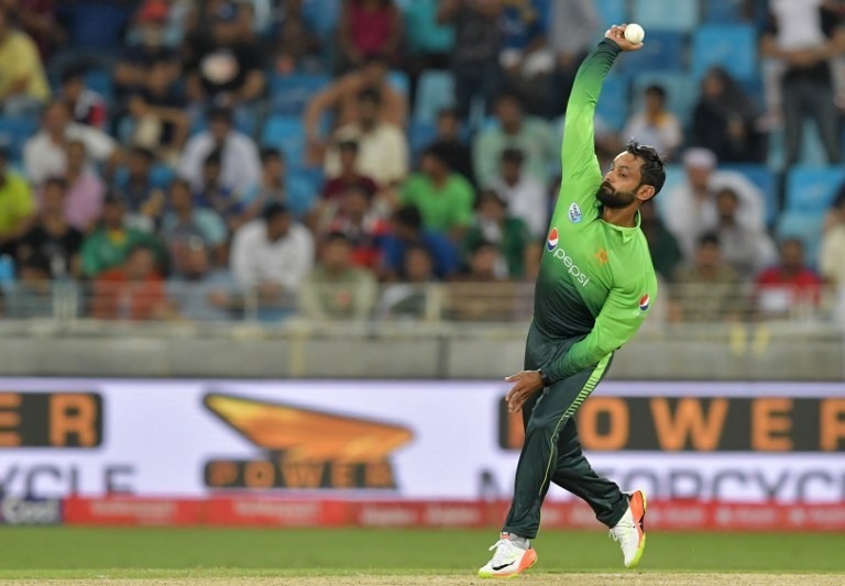 pakistans hafeez cleared to bowl after remodelling action मोहम्मद हफीज को इंटरनेशनल क्रिकेट में गेंदबाजी की मिली मंजूरी