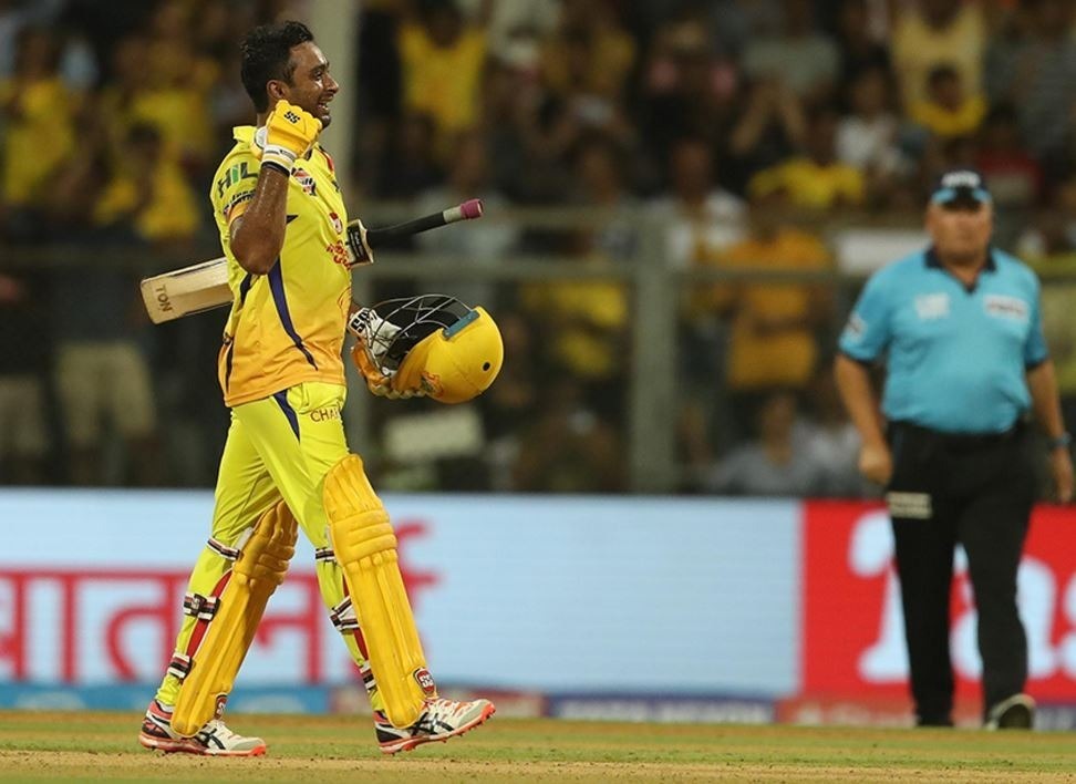 विराट से बल्ला लेकर CSK के लिए सबसे ज्यादा रन बना गया ये बल्लेबाज़