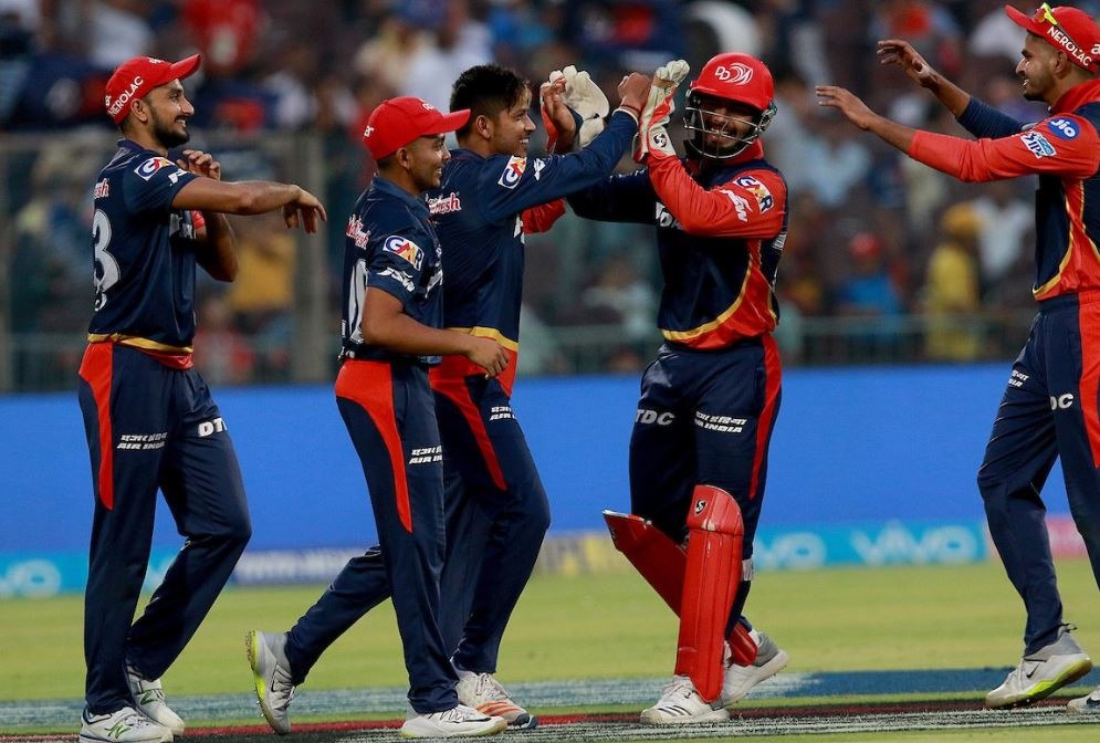 दिल्ली के खिलाफ काम नहीं आई प्रेयर आंटी की 'प्रेयर', फैंस ने किया ट्रोल