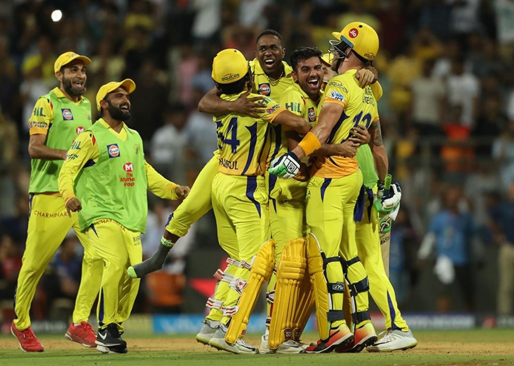 इस तरह हारी हुई बाज़ी जीत गई CSK, यहां जानें आखिरी 3 ओवरों का पूरा हाल