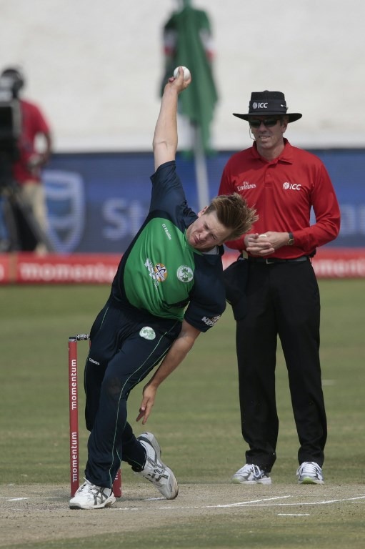 अंतराष्ट्रीय क्रिकेट में ये रिकॉर्ड आयरलैंड के मैकआर्थी के नाम है, जिन्होंने अफगानिस्तान के खिलाफ 4 ओवर के स्पेल में सर्वाधिक 69 रन लुटाए हैं.