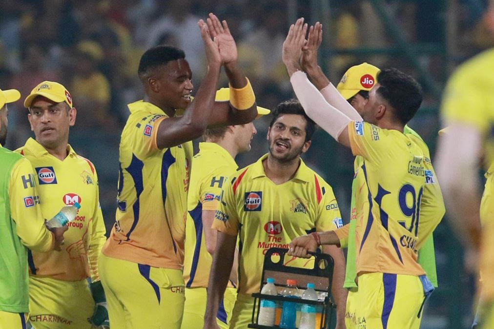 साथ ही धोनी ने अपनी टीम के खिलाड़ियों को पॉइंट्स टेबल पर ध्यान नहीं देने के लिए कहा, धोनी बोले, 'पॉइंट्स टेबल देखने की ज़रूरत नहीं है, अपनी कमजोरी को दूर करें और मौजूदा मैच पर ध्यान लगाएं.' 