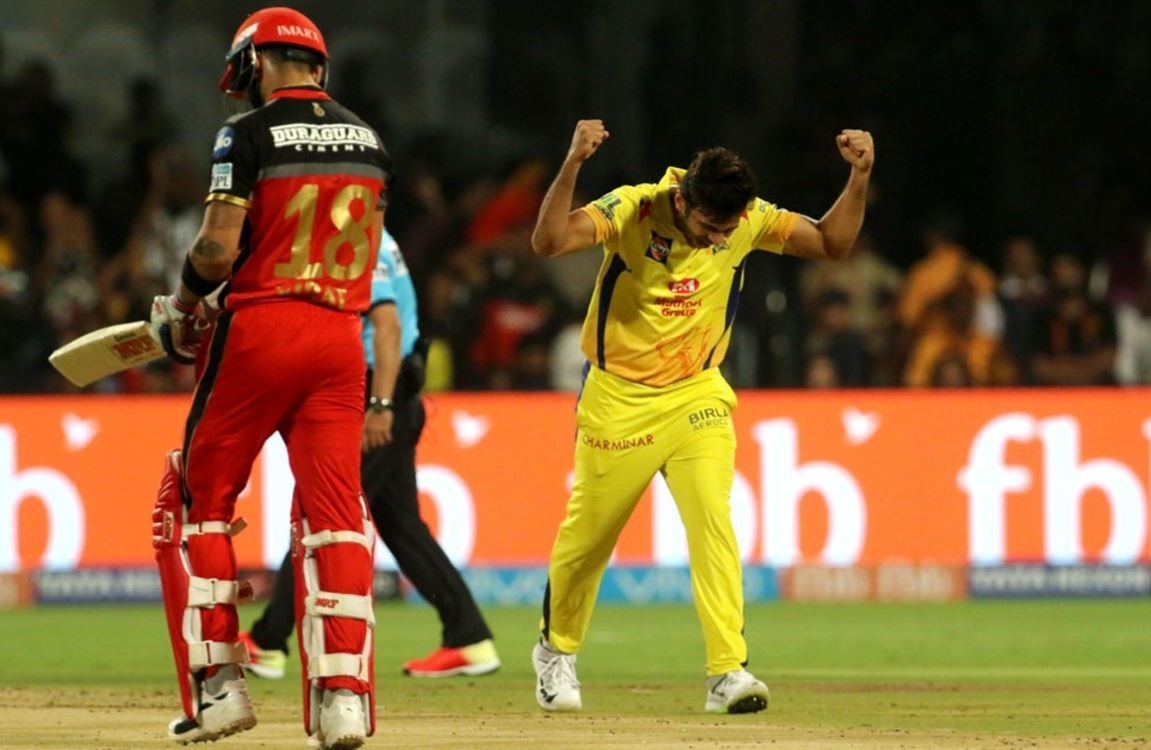 csk vs rcb csk restrict rcb to paltry 1279 in pune CSK vs RCB: सीएसके की शानदार गेंदबाजी के आगे आरसीबी ने 20 ओवर में बनाए 9 विकेट पर 127 रन