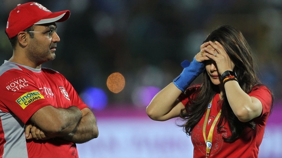 preity zinta in verbal altercation with virender sehwag राजस्थान से हार के बाद वीरेंदर सहवाग से भिड़ीं प्रीति ज़िंटा!