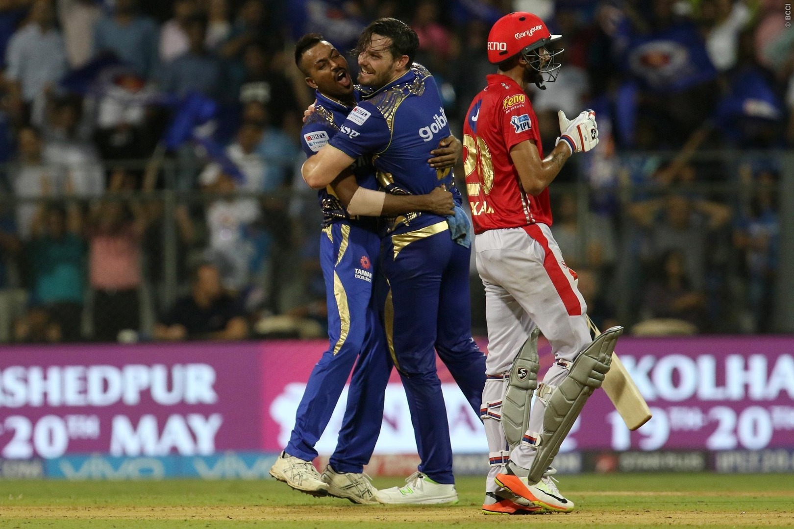 last over thriller of mumbai indians and kings xi punjab match WATCH: आखिरी ओवर में इस तरह मिली मुंबई इंडिंयस को जीत