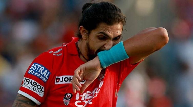 इससे पहले ये रिकॉर्ड इशांत शर्मा के नाम था. जिन्होंने साल 2013 में चेन्नई के खिलाफ बिना कोई विकेट लिए 66 रन लुटा दिए थे.