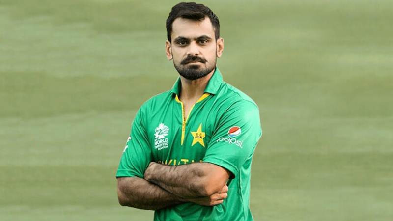 mohammad hafeez in trouble over outburst against icc process for calling suspect actions हफीज को आईसीसी पर सवाल उठाना पड़ा महंगा, पीसीबी ने भेजा कारण बताओ नोटिस