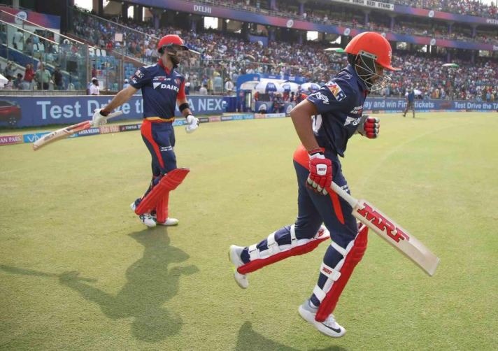 कपिल देव ने दिल्ली टीम मैनेजमेंट पर सवाल उठाते हुए कहा, 'ये बहुत बुरा लग रहा है कि आप मैक्सवेल को इतने चांस दे सकते हो लेकिन गंभीर को नहीं दे सकते.'