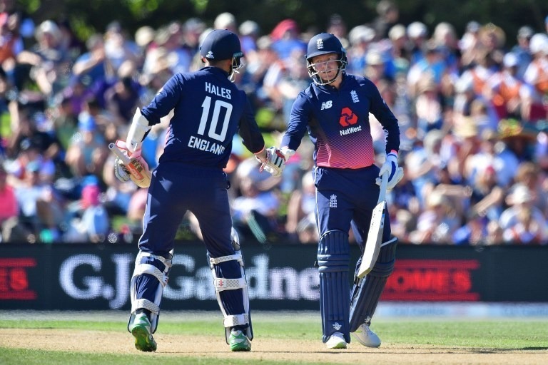 england beat australia by 242 runs to clinch the series by 3 0 ENGvAUS: सीरीज़ का सफाया कर इंग्लैंड ने ऑस्ट्रेलिया को दी वनडे इतिहास की सबसे बड़ी हार