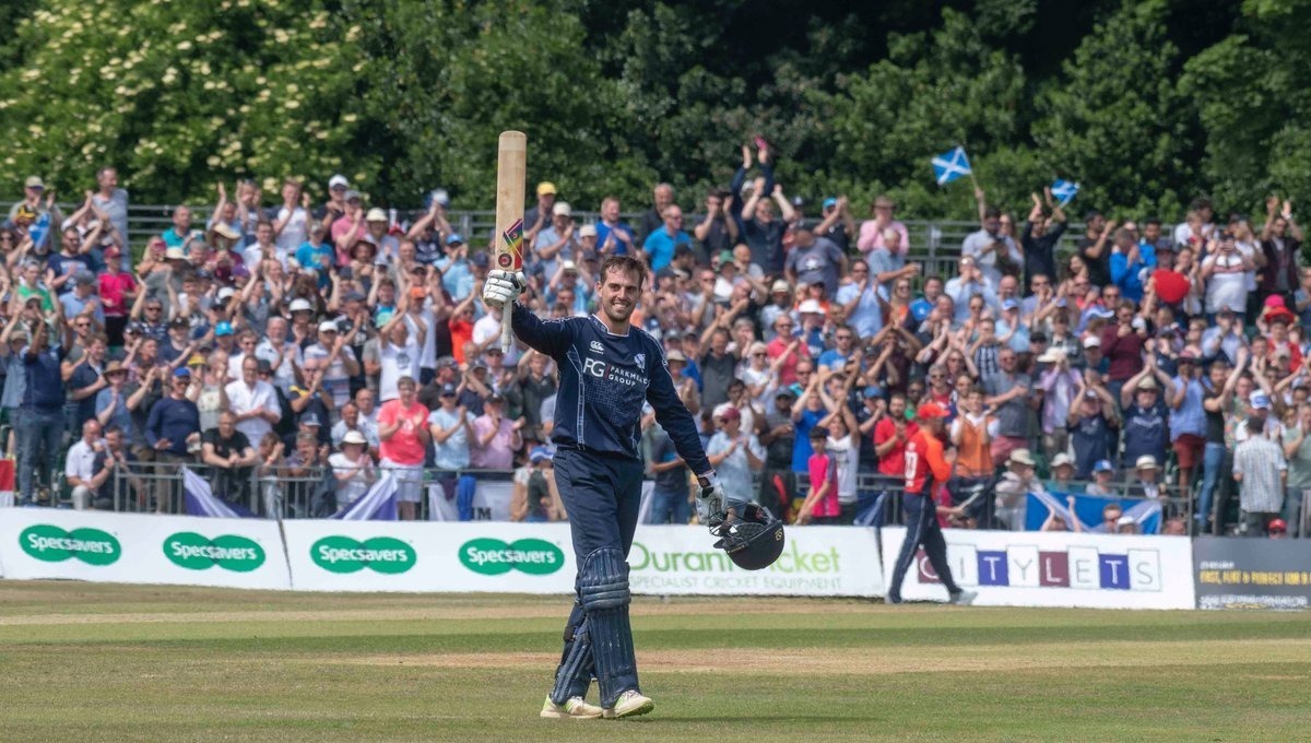 calum macleods magnificent 140 leads scotland to record total मैकलियोड की शतकी पारी, स्कॉटलैंड ने इंग्लैंड के सामने रखा रिकॉर्ड लक्ष्य