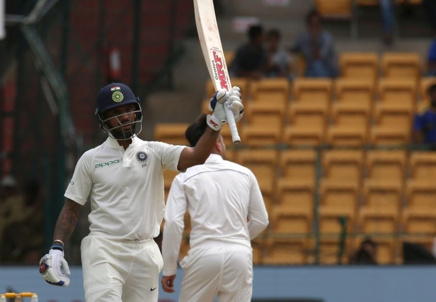 shikhar dhawan became first indian to score century before lunch on day 1 of test match RECORD: टेस्ट के पहले दिन लंच से पहले शतक बनाने वाले पहले भारतीय बने शिखर धवन