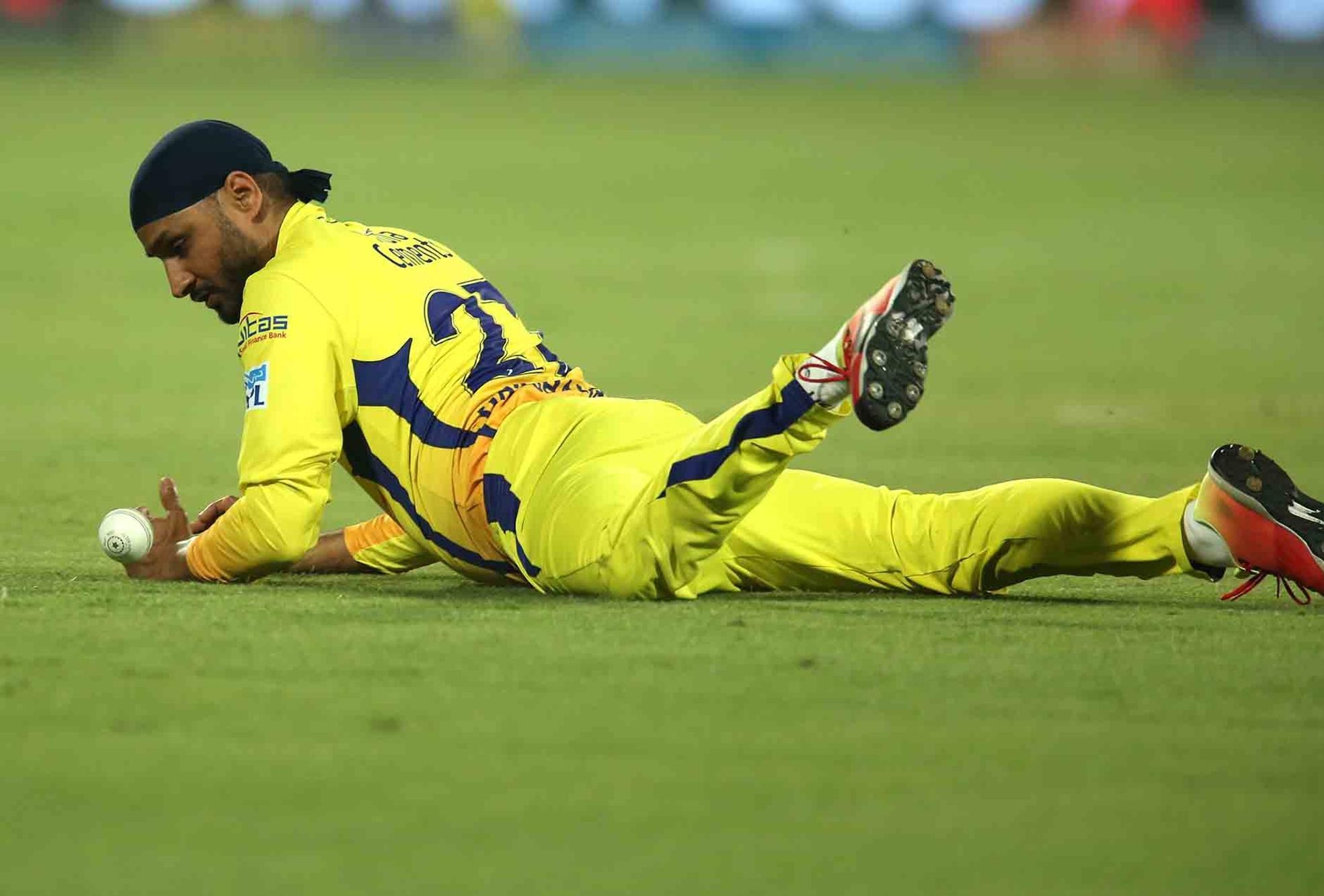 लेकिन आज हम आपको भज्जी के बारे में एक ऐसी खबर बताने जा रहे हैं जिसे जानकर आप कहेंगे कि हरभजन मैदान ही नहीं मैदान के बाहर भी ट्रू हीरो हैं.