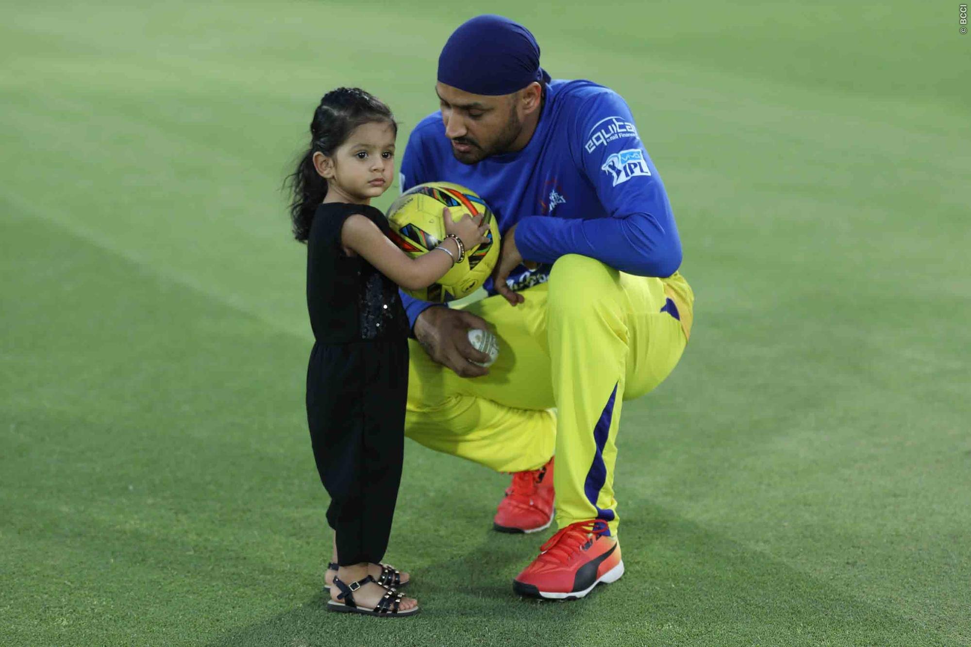 दोस्ती की मिसाल पेश करते हुए हरभजन ने कराया साथी क्रिकेटर का इलाज