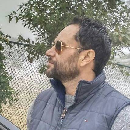 जी हां, हरमन हैरी नाम के भज्जी के साथी क्रिकेटर इन दिनों आंत की बीमारी से जूझ रहे हैं. एक दिन भज्जी के पास उनका फोन आया और उन्होंने भज्जी से मदद मांगी.
