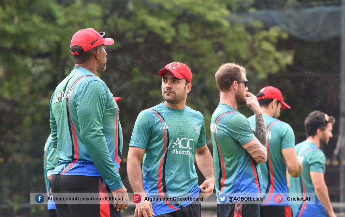 अफगानिस्तान क्रिकेट के लिए गुरुवार 14 जून का दिन बेहद खास होने वाला है. छोटे फॉर्मेट में धमाकेदार प्रदर्शन के बाद टीम अपने पहले टेस्ट के लिए तैयार है. बेंगुलरू के एम. चिन्नास्वामी स्टेडियम में उसका सामना टेस्ट की नंबर वन टीम भारत से होगा. (तस्वीरें अफगान क्रिकेट बोर्ड के ट्विटर हैंडल से)