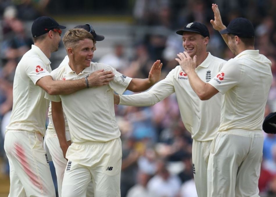 engvpak hosts dominate at headingley ENGvPAK: इंग्लिश गेंदबाज़ों के आगे पाकिस्तान पस्त, 174 रनों पर सिमटी पूरी टीम