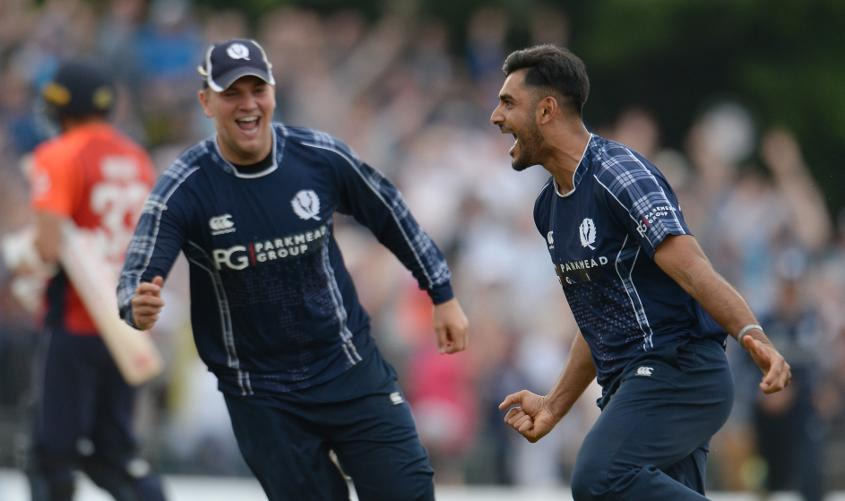 scotland vs england odi series scotland stun england in only odi स्कॉटलैंड ने दर्ज की ऐतिहासिक जीत, इंग्लैंड को 6 रनों से हराया